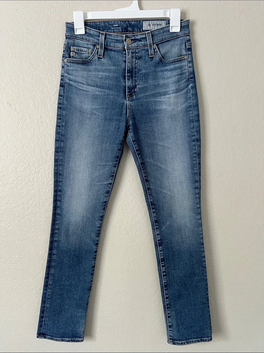 Like New! AG Mari High Rise Straight Leg Jeans in Size 26R